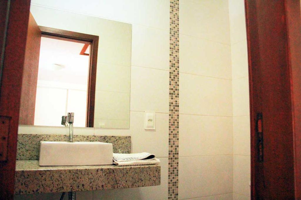 Linda Casa Com Piscina Em Bombinhas, Espaco Inteiro Exterior foto
